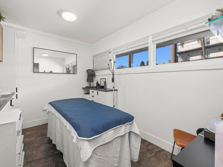 More Photos Of 3501-3503 4th Ave, San Diego Medical For Sale