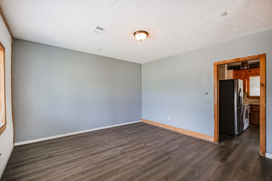 More Photos Of 17857 State Highway 36 S, Somerville Freestanding For Sale