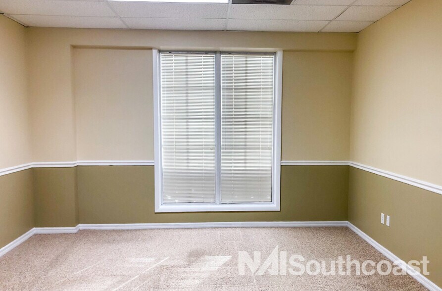 More Photos Of 7000 SE Federal Hwy, Stuart Office For Lease