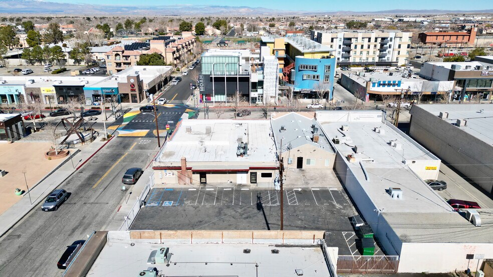 More Photos Of 660-668 Lancaster Blvd, Lancaster Storefront Retail Office For Sale