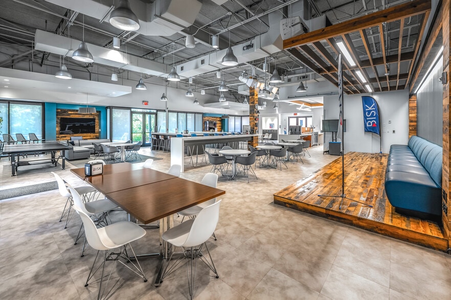 More Photos Of 9417 Princess Palm Ave, Tampa Office For Sale