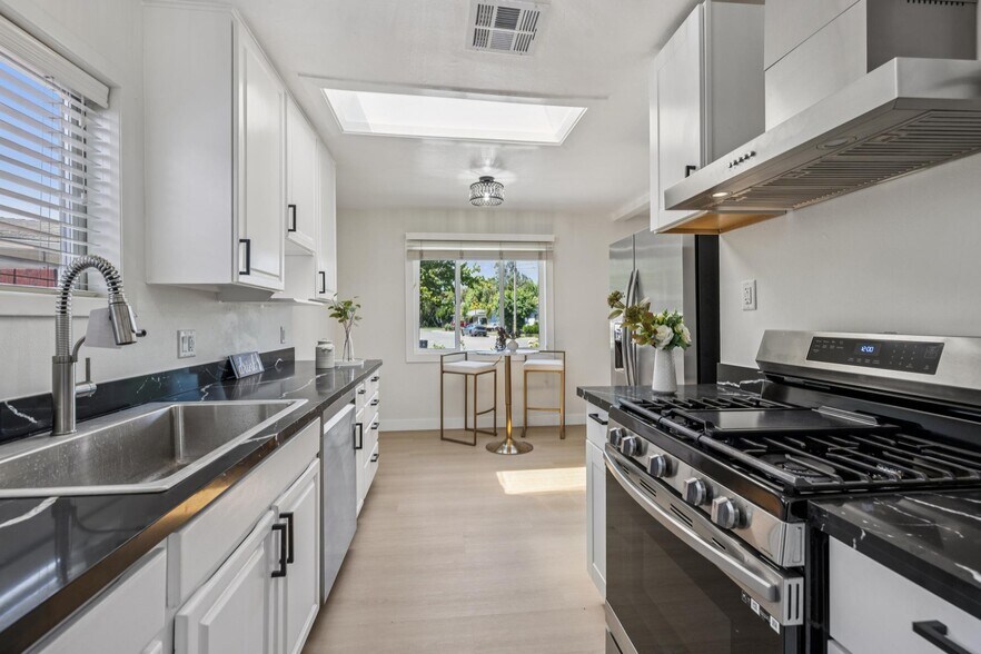 More Photos Of 846 Wilmac Ave, Novato Apartments For Sale