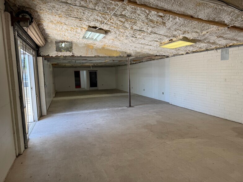 More Photos Of 4630 N 12th St, Phoenix Light Distribution For Lease