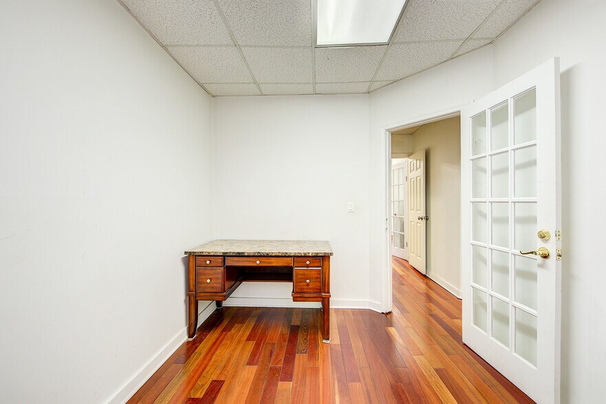 More Photos Of 12015 Liberty Ave, South Richmond Hill Storefront Retail Office For Lease