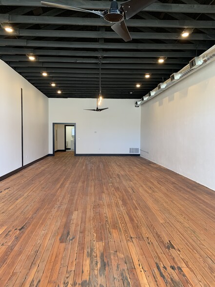 More Photos Of 106 N Main St, Grand Saline Storefront For Sale