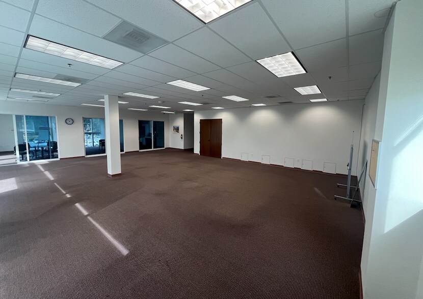 More Photos Of 180 Westgate Dr, Watsonville Office For Lease
