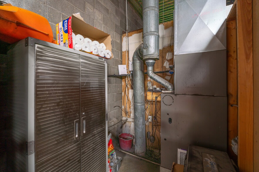 More Photos Of 1839 N 10th St, Kansas City Warehouse For Sale