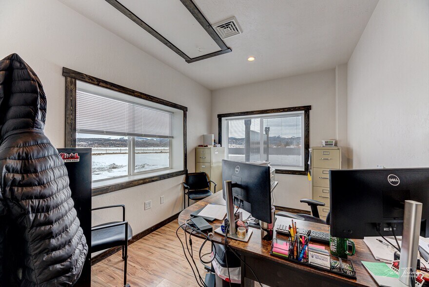 More Photos Of 4775 York Rd, Helena Light Distribution For Sale