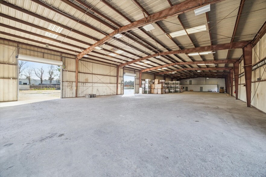 More Photos Of 8730 Ley Rd, Houston Warehouse For Sale