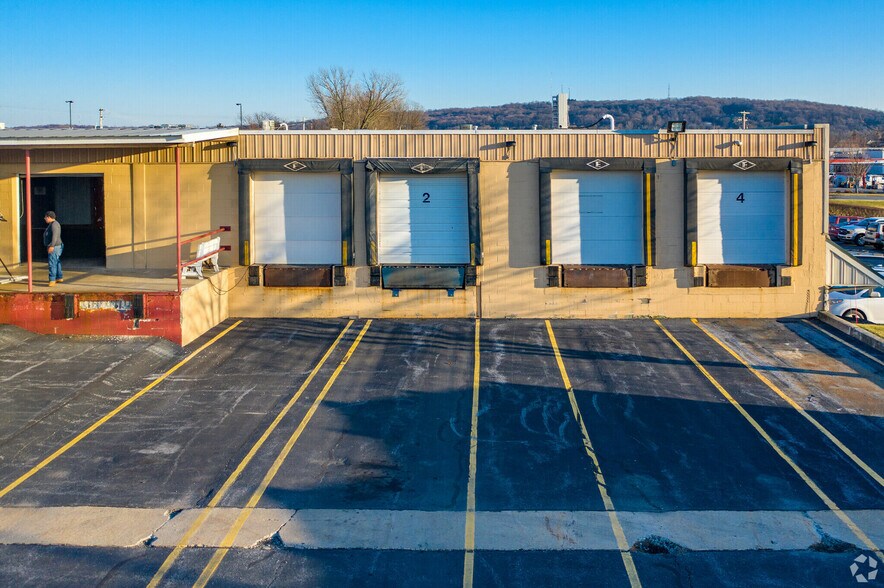 More Photos Of 330 N Reading Rd, Ephrata Unknown For Lease