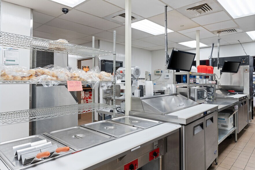 More Photos Of 205 18th St, Kalispell Fast Food For Sale