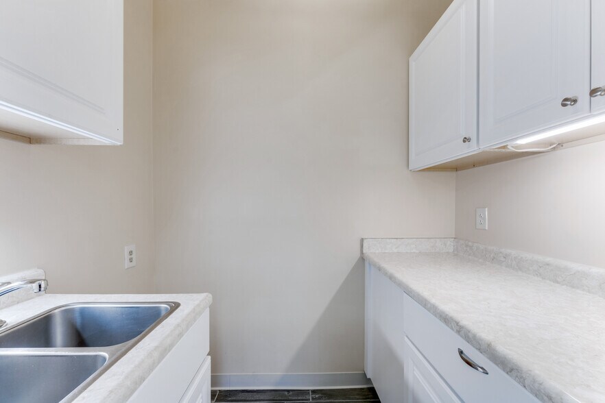 More Photos Of 6501 E Livingston Ave, Reynoldsburg Medical For Lease