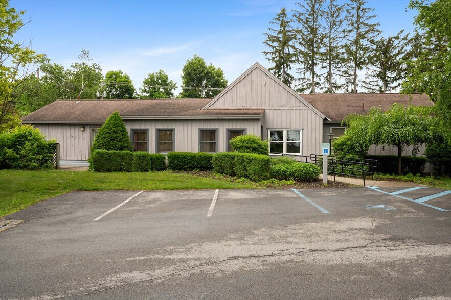 More Photos Of 290 Church St, Saratoga Springs Office For Sale