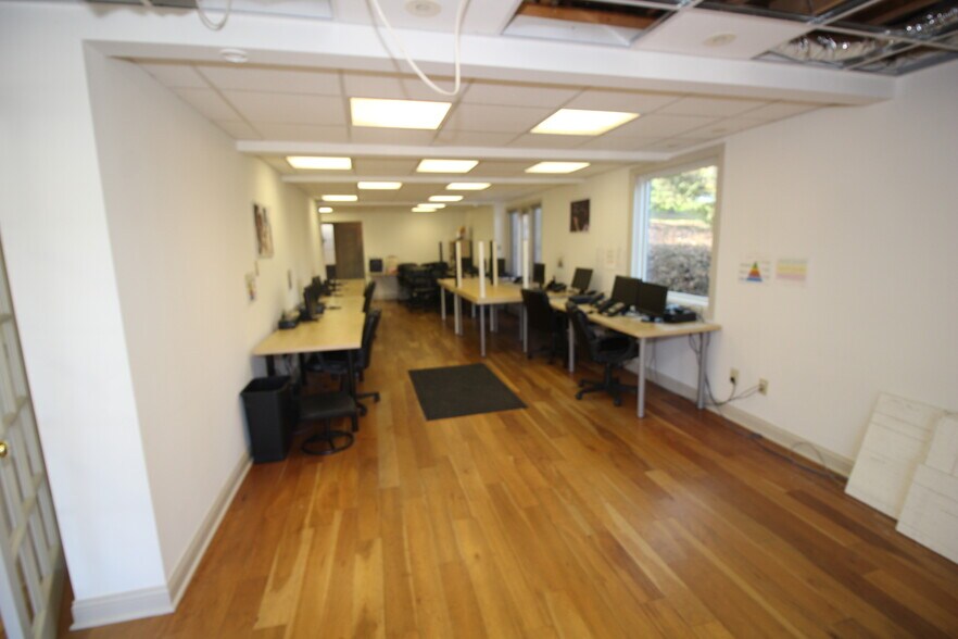More Photos Of 1105 Taylorsville Rd, Washington Crossing Office Residential For Lease