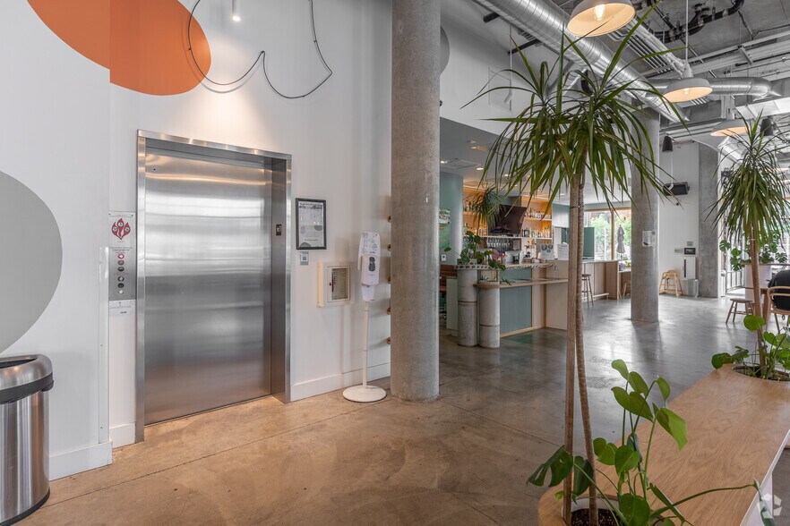 More Photos Of 1616 E Burnside St, Portland Hotel For Sale