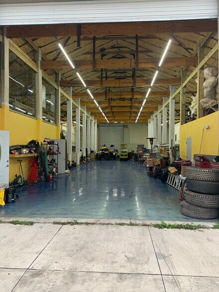 More Photos Of 142 S Segrave St, Daytona Beach Manufacturing For Sale