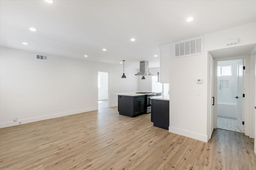 More Photos Of 2420 Grant Ave, Redondo Beach Apartments For Sale