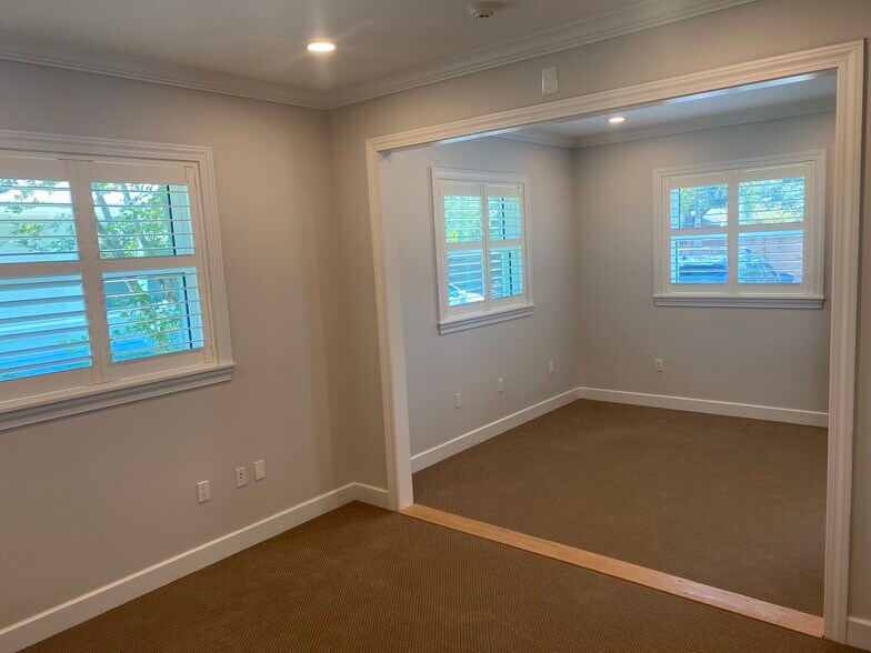More Photos Of 1951 Nebraska Ave, Palm Harbor Office For Lease