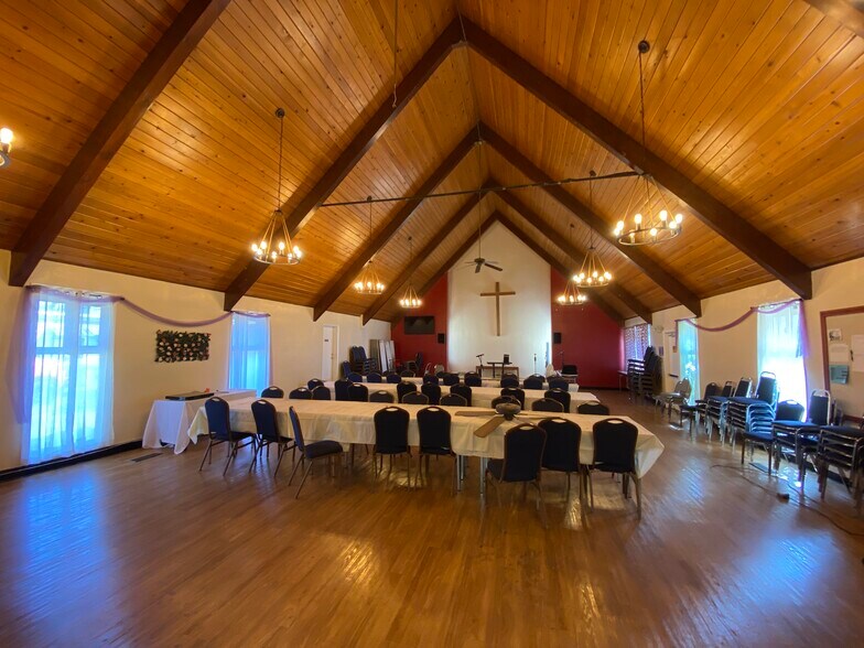 More Photos Of 275 N Main St, Manteca Religious Facility For Lease