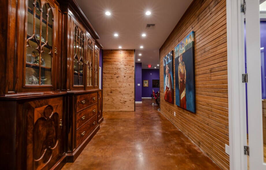 More Photos Of 4800 Bryant Irvin Ct, Fort Worth Office For Sale