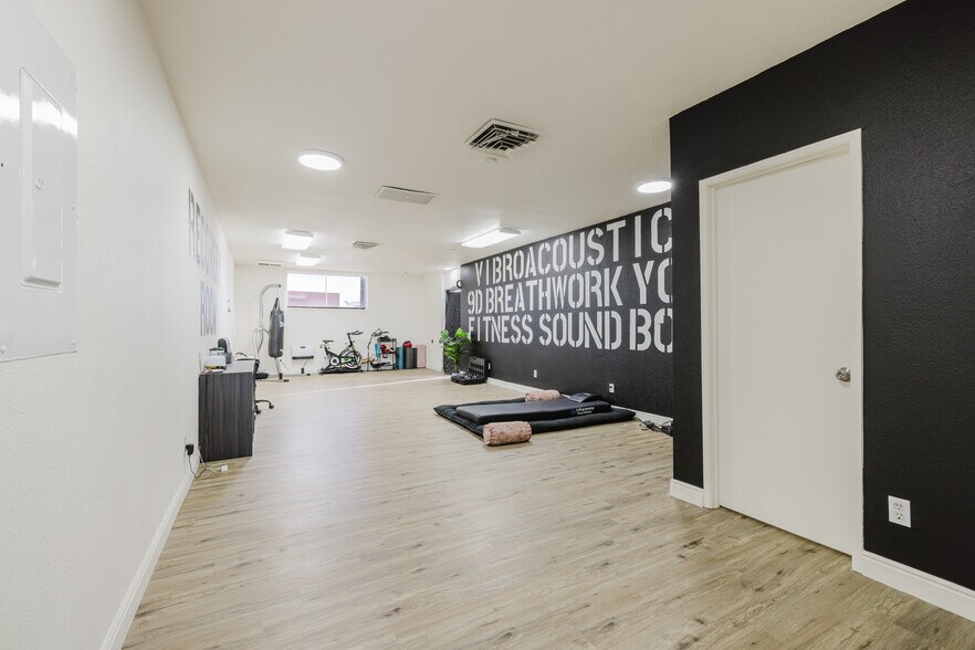 More Photos Of 174 Idaho St, Elko General Retail For Lease