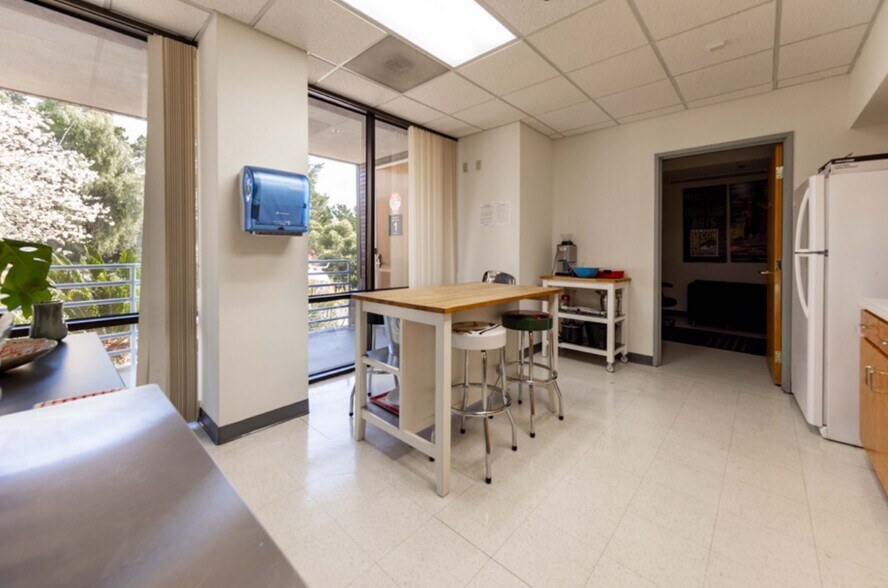 More Photos Of 4375 Jutland Dr, San Diego Loft Creative Space For Sale