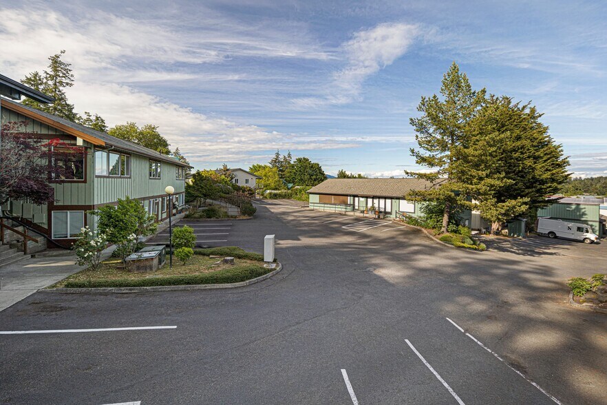 More Photos Of 849 Spring St, Friday Harbor Storefront Retail Residential For Sale