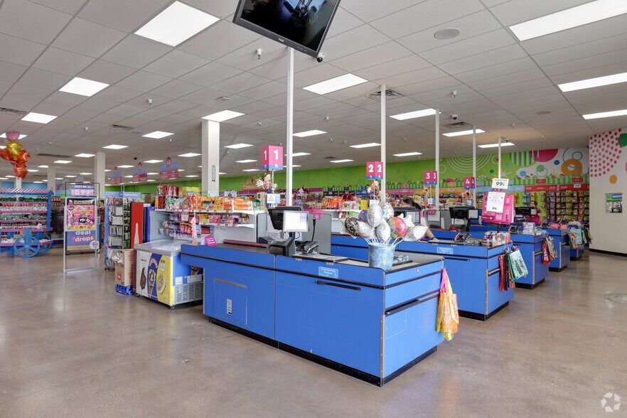 More Photos Of 204 W 5th St, Douglas Unknown For Lease