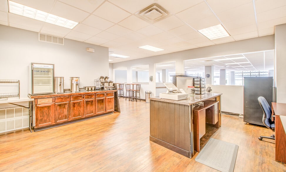 More Photos Of 592-594 N 2nd St, Memphis Freestanding For Sale