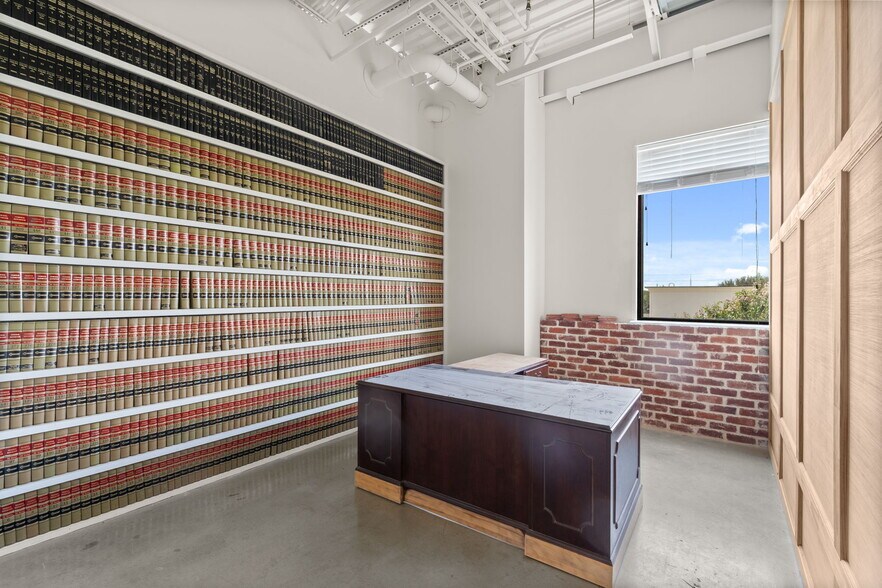 More Photos Of 6514 Highway 90A, Sugar Land Medical For Sale