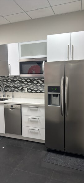 More Photos Of 22750 Hawthorne Blvd, Torrance Unknown For Lease