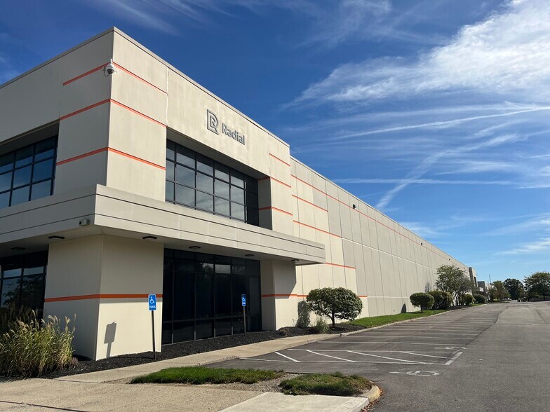 More Photos Of 6360-6440 Port Rd, Groveport Distribution For Lease