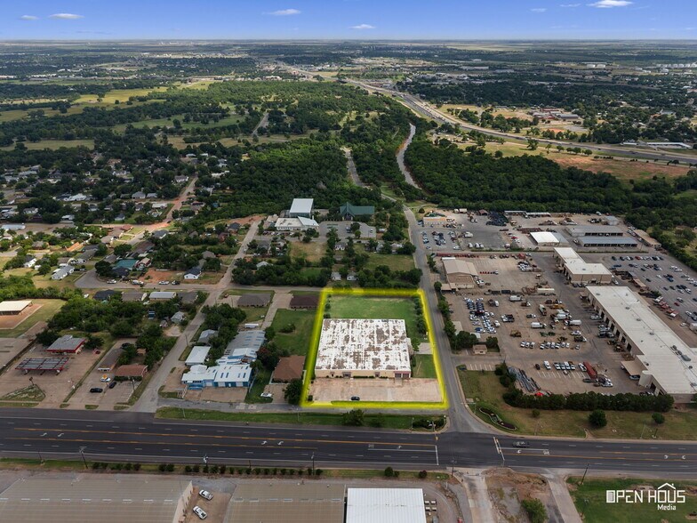 More Photos Of 2200 5th St, Wichita Falls Warehouse For Sale