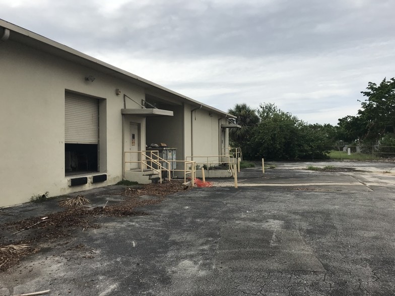 More Photos Of 18470 NW 27th Ave, Miami Gardens Warehouse For Sale