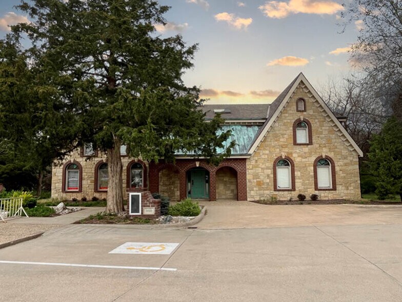 Primary Photo Of 5020-5040 Bob Billings Pky, Lawrence Office For Lease