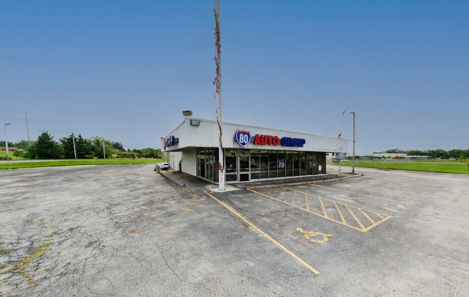 Primary Photo Of 3201 167th St, Hazel Crest Freestanding For Sale