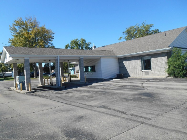 More Photos Of 6586 Center St, Unionville Bank For Sale