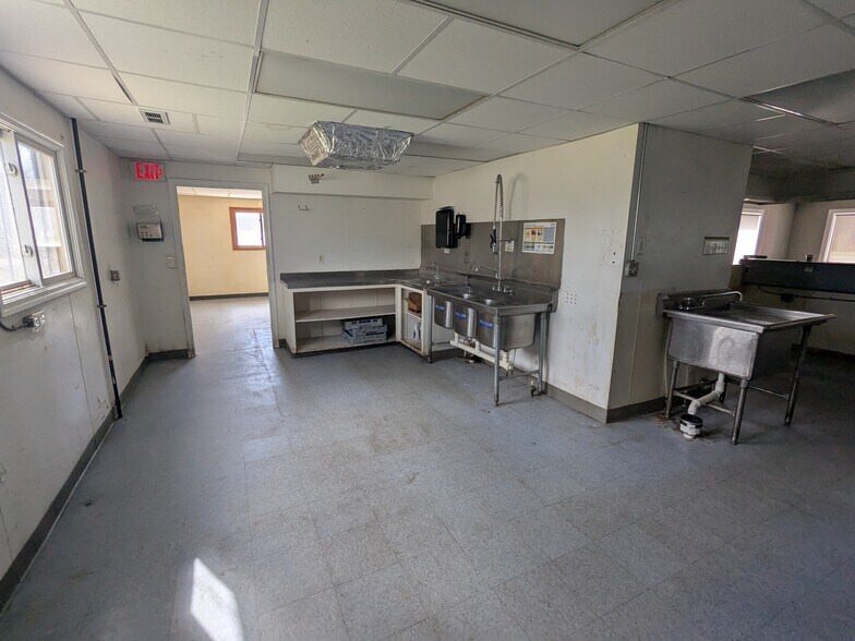 More Photos Of 24901 Red Arrow Hwy, Mattawan Restaurant For Lease