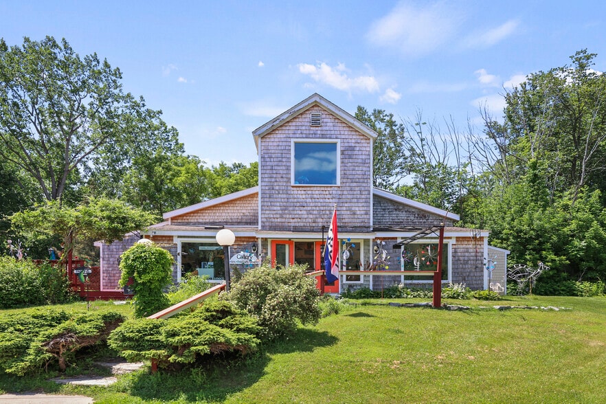 More Photos Of 8 Center St, West Stockbridge Restaurant For Sale