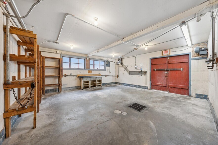 More Photos Of 253 S 25th St, Richmond Flex For Sale