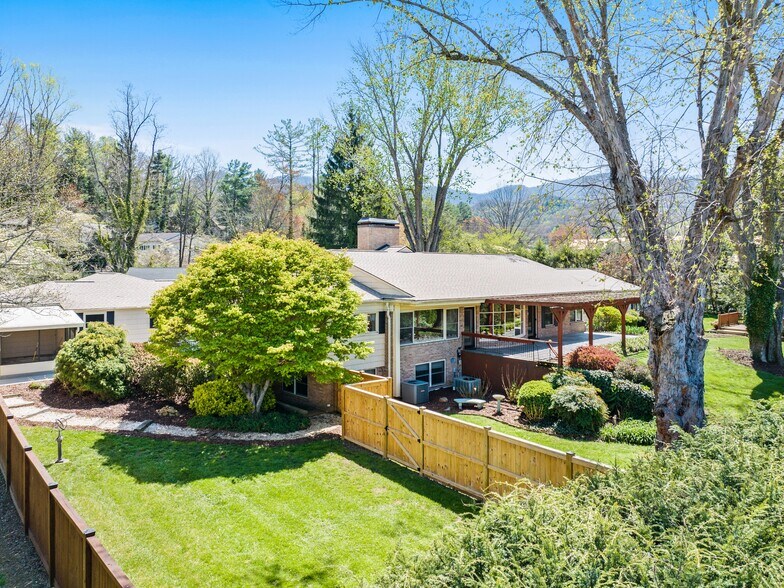 More Photos Of 142 Country Club Dr, Waynesville Hospitality For Sale