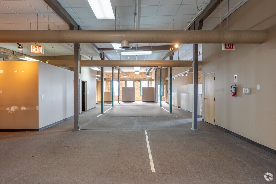 More Photos Of 1925 N Clybourn Ave, Chicago Loft Creative Space For Lease