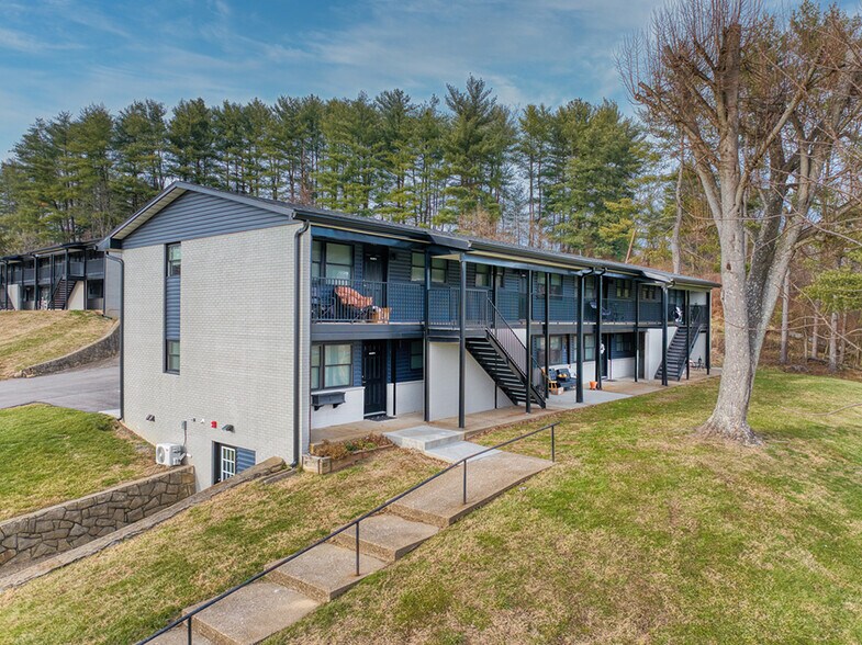 More Photos Of 46 Parkway Pl, Parkersburg Multifamily For Sale