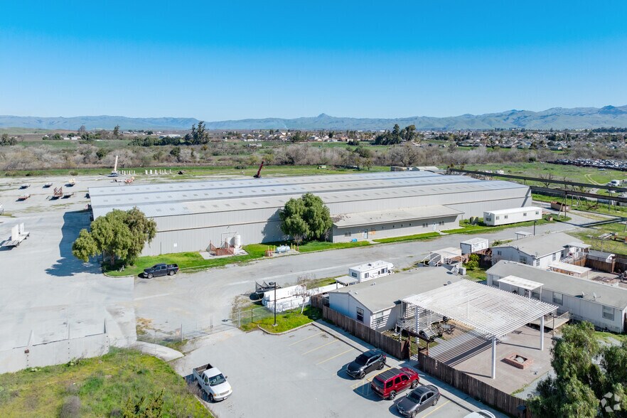 More Photos Of 2310 San Juan Rd, Hollister Manufacturing For Lease