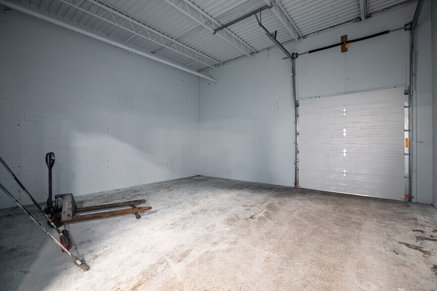 More Photos Of 445 Holton St, Sparta Warehouse For Lease