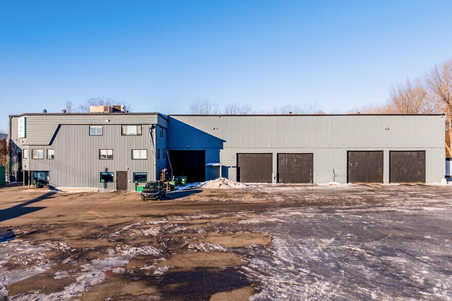 More Photos Of 187 Rue Richer, Lachine Warehouse For Lease