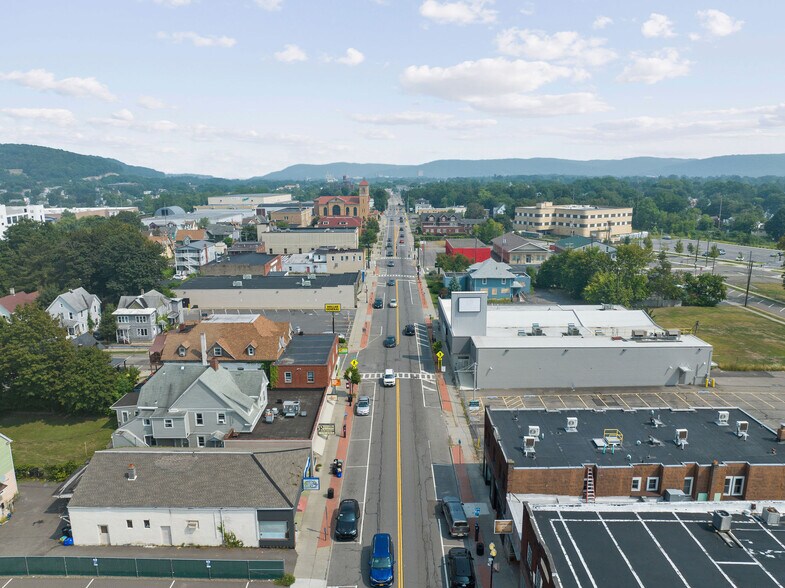 More Photos Of 214-218 Main St, Johnson City Storefront For Lease