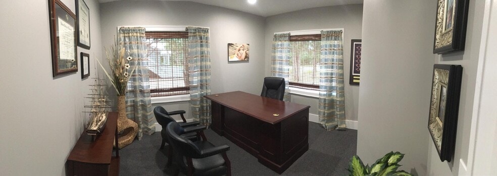 More Photos Of 607 W 5th North St, Summerville Office For Lease