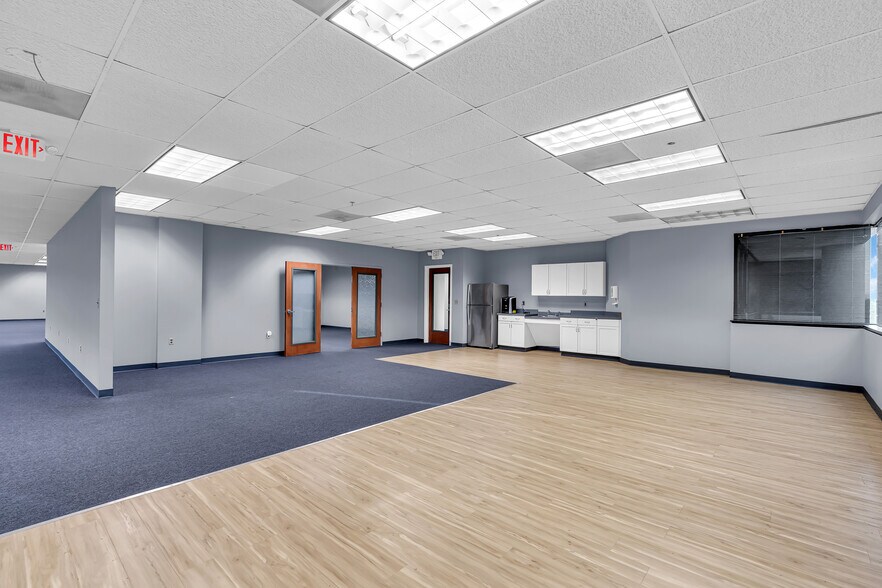 More Photos Of 1433 Hooper Ave, Toms River Office For Lease