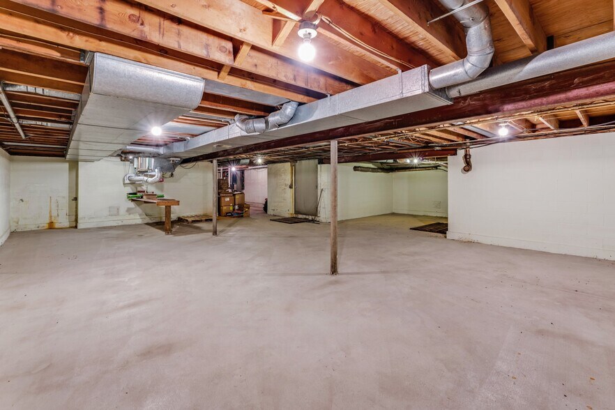 More Photos Of 1445 Catawba Ave, Newfield Service For Sale